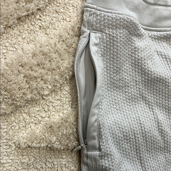 Lululemon women’s Athletica Gray Track Pants - Picture 7 of 7